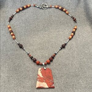 💕 2/$15 Braciated Jasper & Glass Bead Necklace
